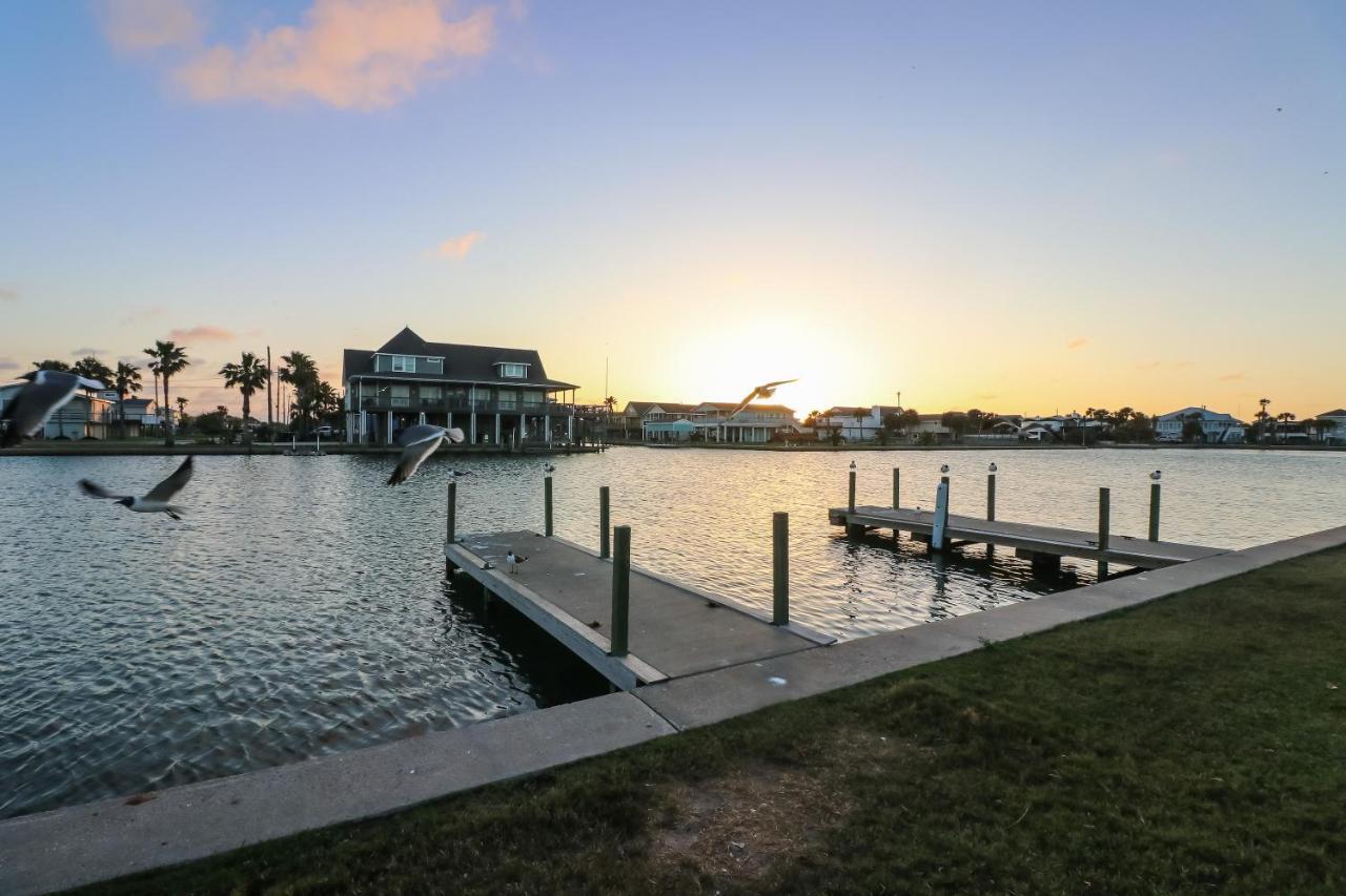 One-Of-A-Kind Beach Home With Lounge Bar Game Room Galveston Exterior foto